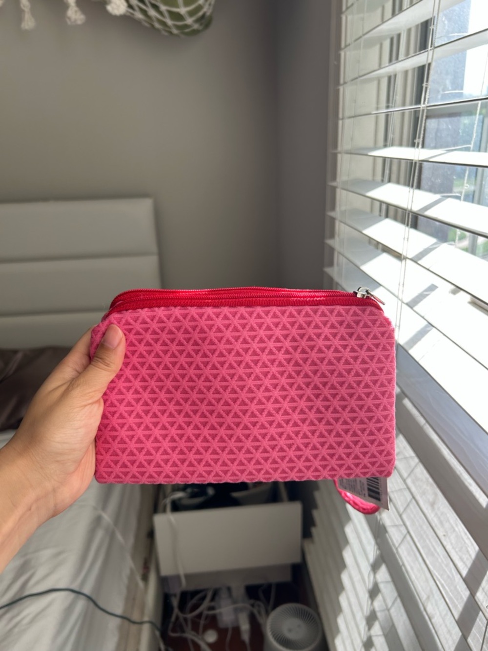 PINK TEXTURED ZIPPER POUCH